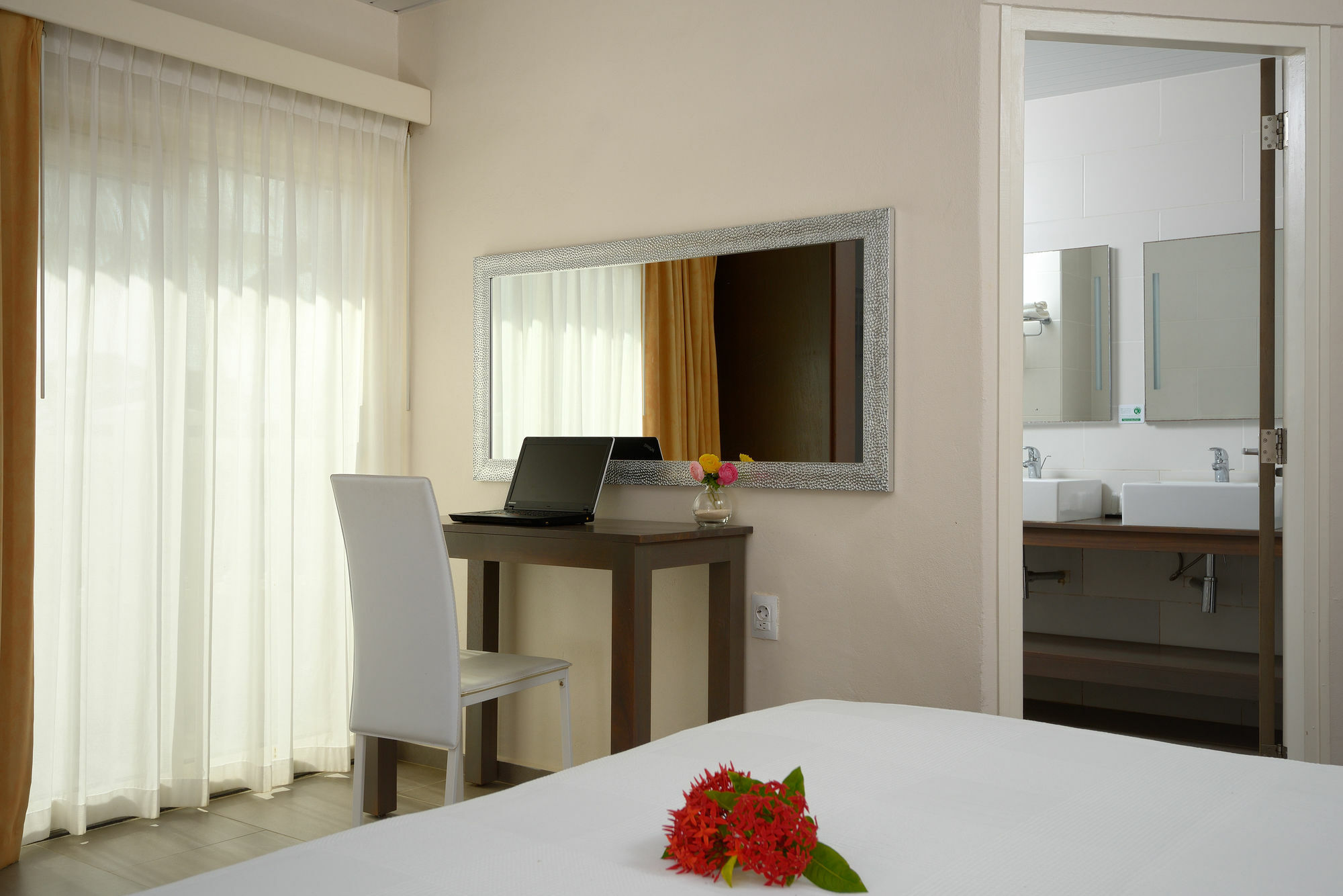 Bonaire Belmar Oceanfront Apartments المظهر الخارجي الصورة
